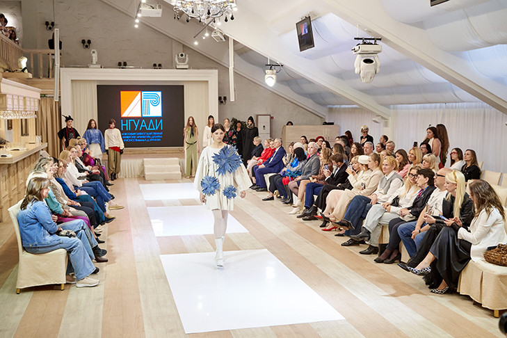 Сбер поддержал Сибирский форум лёгкой промышленности и индустрии моды