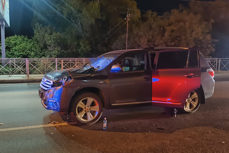 В Новосибирске мужчина решил перейти дорогу не по правилам и погиб