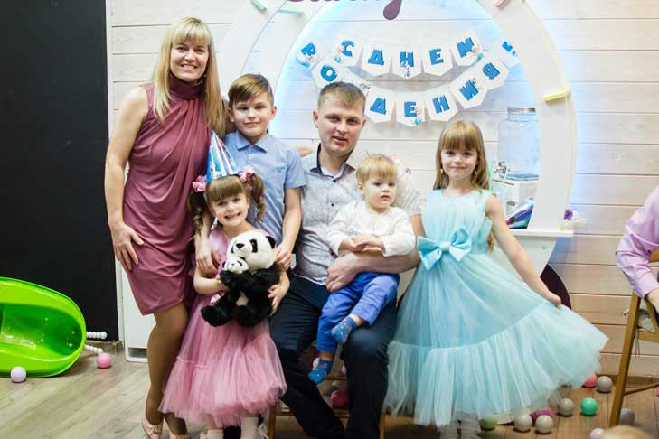Идеальный возраст для создания семьи назвали российские эксперты
