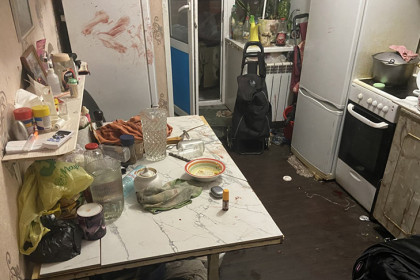 В Новосибирске застолье на Первомайке закончилось поножовщиной