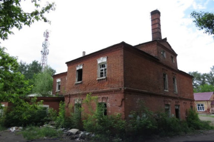 Льготный кредит могут выдать на ремонт здания Военного городка в Новосибирске