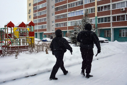Электрик с ножом напугал жильцов дома №20 по улице Семьи Шамшиных