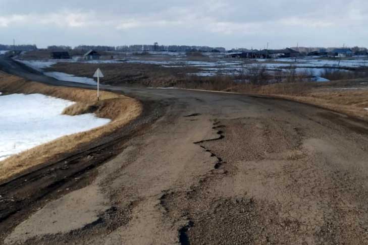 Дорогу к старейшим селам Новосибирской области отремонтируют в 2023 году