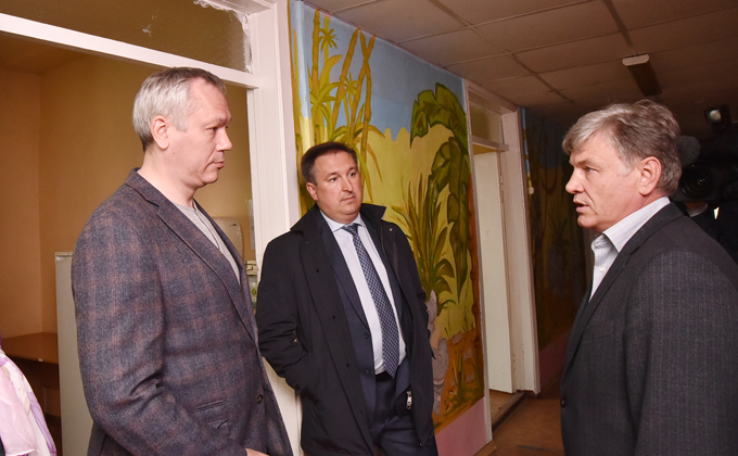 Главврач Колыванской ЦРБ доложил губернатору о планах по ремонту поликлиники