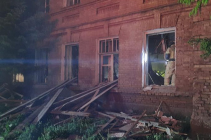 Здание обрушилось в Октябрьском районе Новосибирска