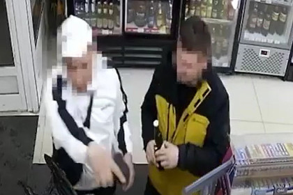 Хулиган Руся приставил пистолет к голове покупателя пива в Новосибирске