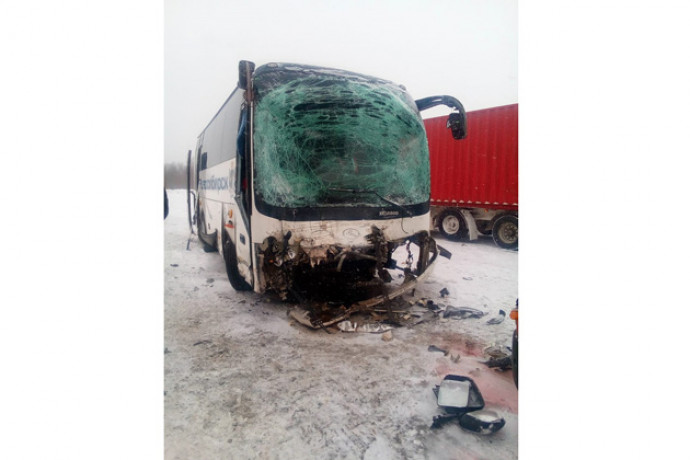 Междугородний автобус разбился в Новосибирской области