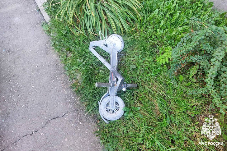 Электросамокат стал причиной пожара в квартире с ребенком в Новосибирске