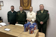 Новосибирский парламентарий передала новогодние подарки семьям военнослужащих