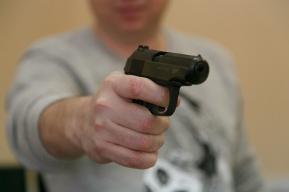 Пистолет Макарова и кустарные патроны нашли силовики у жителя Новосибирска