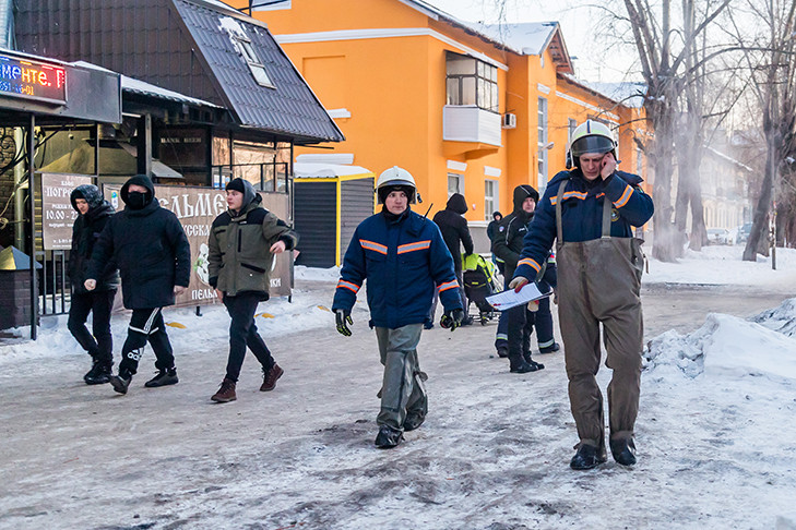 Теплоснабжение на оставшихся пяти домах в Новосибирске запустят до конца 22 января