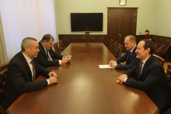 Андрей Травников провел рабочую встречу с генеральным директором компании «Россети»