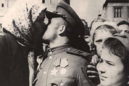 Праздник со слезами: как Новосибирск отмечал День Победы 9 Мая в 1945 году