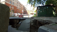 Огромная яма образовалась в центре Новосибирска