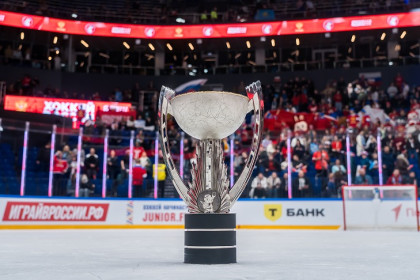Сборная России по хоккею завоевала кубок Первого канала в Новосибирске