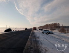 ГАЗ-69 заглох на трассе под Новосибирском и спровоцировал массовое ДТП с погибшим