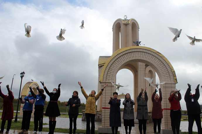 Первый в России мемориальный комплекс памяти предков открыли под Новосибирском