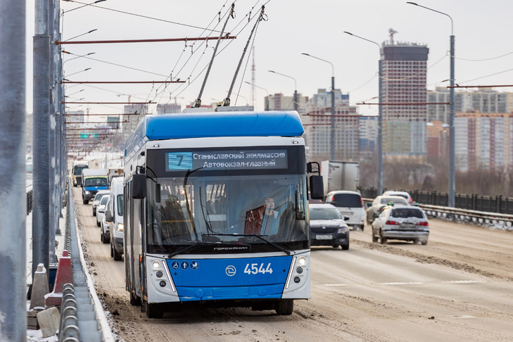 Общественный транспорт Новосибирска признали самым медленным в РФ