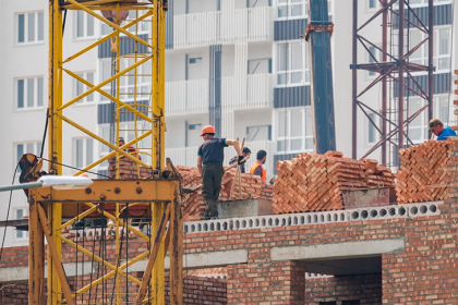 Количество вакансий в строительстве жилых и коммерческих объектов увеличилось на 73%