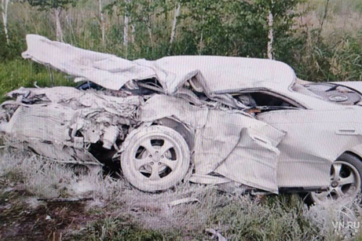 Лобовое столкновение Toyota Mark II и «Волги»: погиб водитель иномарки