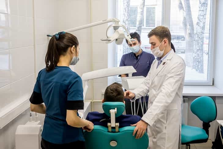 Под Новосибирском судья отказался от услуг стоматолога на 3 млн рублей