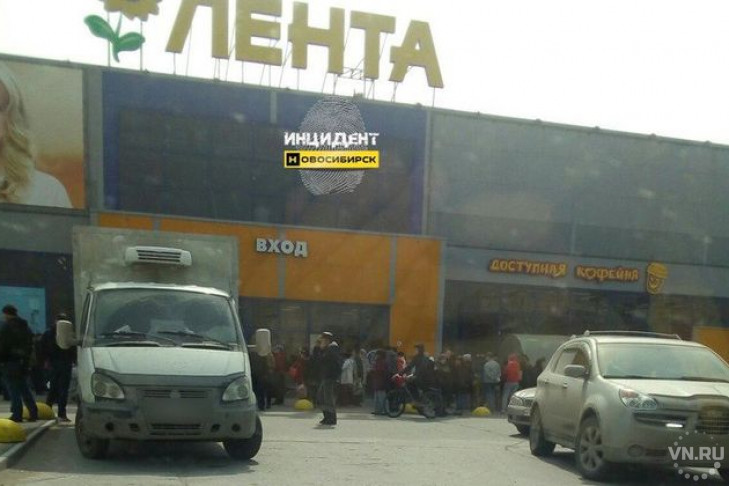  Эвакуировали людей из-за банки с горошком в Новосибирске