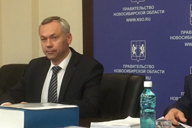 Андрей Травников представил в избирком документы для регистрации на выборах губернатора