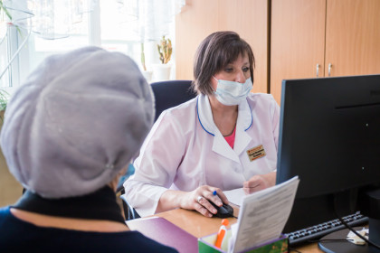 «Таблетницу» с ИИ для индивидуального подбора лекарств изобрели в НГУ