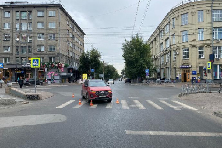 2-летнего мальчика сбил кроссовер в центре Новосибирска