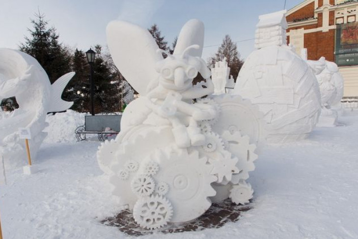 Снежные скульптуры разрушат в Первомайском сквере в ночь на 1 февраля