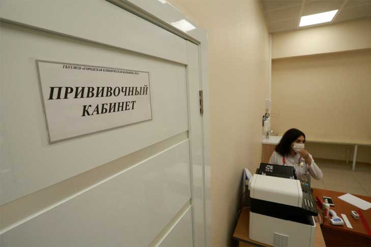 Масочный режим рекомендован для работников торговли и культуры в Новосибирске