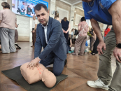 Госслужащие в Новосибирской области учатся оказывать первую помощь