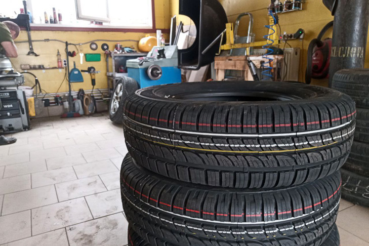 Лучшее время для смены зимней резины на летнюю назвали синоптики в Новосибирске