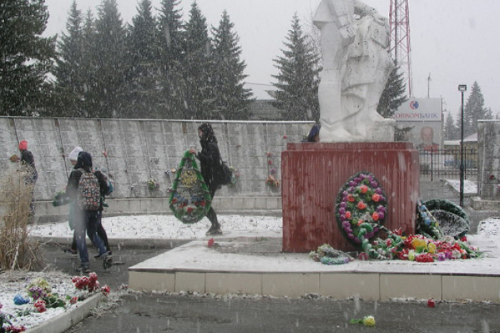 Майским снегом засыпало Новосибирскую область