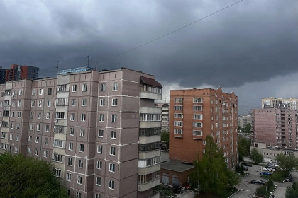 Суперячейка над Новосибирском стала причиной мощного ливня 10 мая