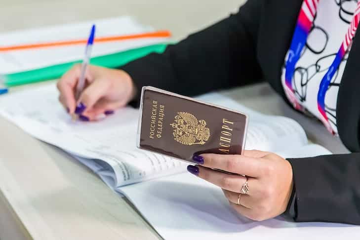 Сибирячка с детьми отказалась жить в Германии и получила паспорт РФ