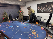 Подпольный покерный клуб нашли в центре Новосибирска
