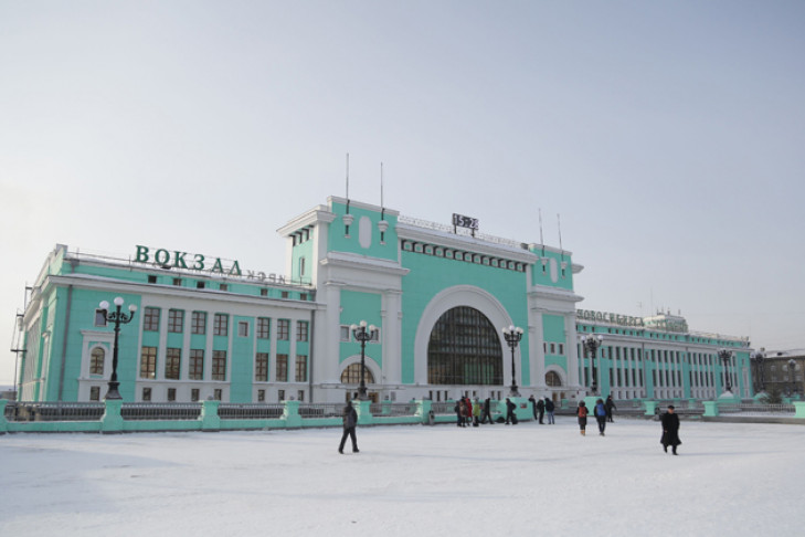 Стоковые фотографии по запросу Железнодорожный вокзал новосибирск