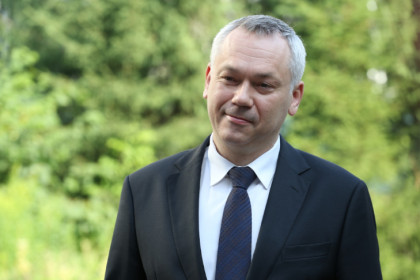 С Днем молодежи поздравил новосибирцев Андрей Травников