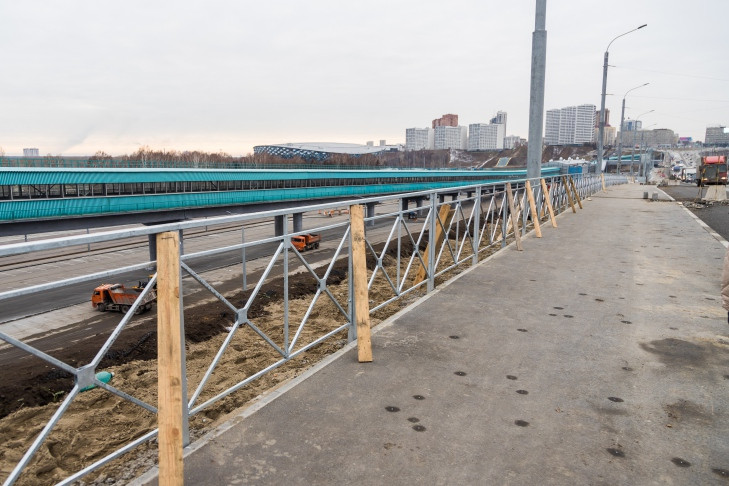 Страховку в 900 тысяч заплатят после аварии с Bentley на мосту в Новосибирске