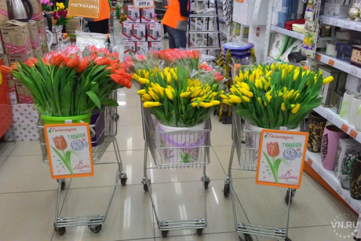 Традиционная акция от «Галамарта» на 8 марта: тюльпаны по рублю!