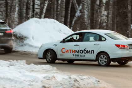 Житель Новосибирска угнал автомобиль у зазевавшегося таксиста