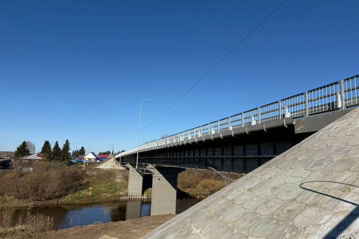 Полувековой мост через Тару отремонтировали в Новосибирской области по нацпроекту