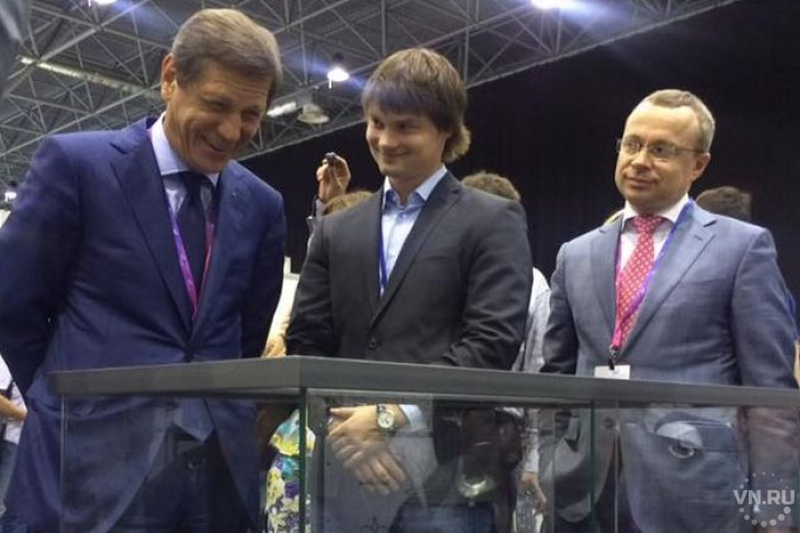На Технопроме-2016 вице-спикер Госдумы сыграл вничью в шахматы с чемпионкой России