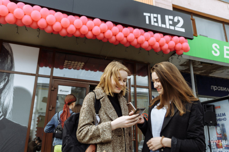 Tele2 предлагает в рассрочку смартфон и год связи