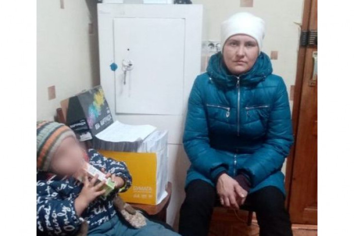 Пропавшая на Алтае мамочка с сыном нашлась в объятиях дальнобойщика под Новосибирском