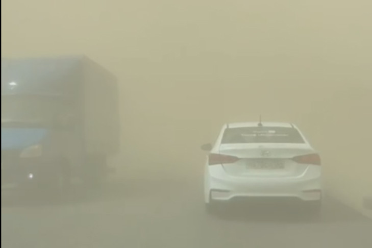Песчаная буря застала врасплох водителей в левобережье Новосибирска