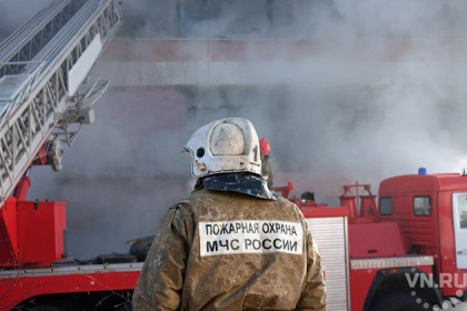 Пожар запер людей на 12 этаже в Новосибирске
