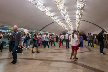 Ровно 35 лет назад первые новосибирцы зашли на станцию метро «Площадь Маркса»