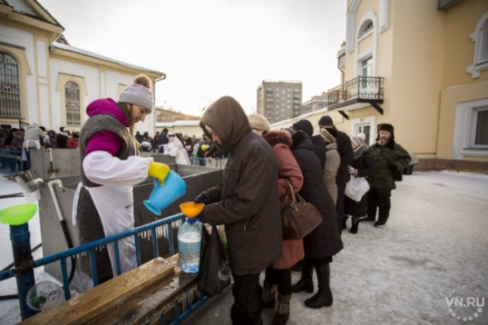 Вознесенский собор пригласил добровольцев для раздачи святой воды в праздник Крещения Господня